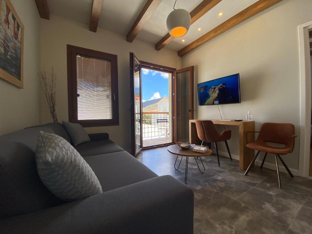 Andros 4 All Seasons Villas & Suites Ormos  Exteriör bild