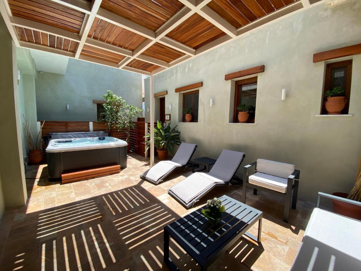 Andros 4 All Seasons Villas & Suites Ormos  Exteriör bild