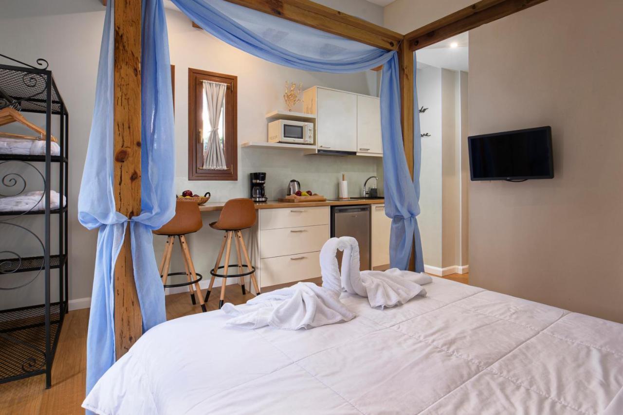 Andros 4 All Seasons Villas & Suites Ormos  Exteriör bild